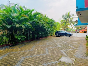 relax holiday home margao railway station