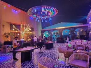 Holiday Green,,3 star