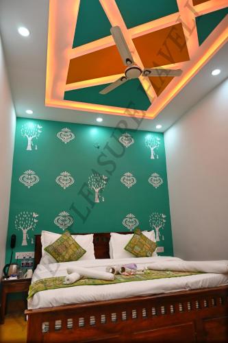 Hotel Pleasure Haveli,,3 star