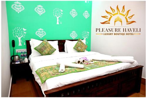 hotel pleasure haveli
