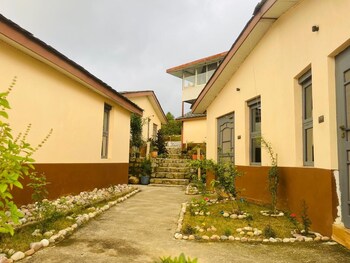 samyati valley retreat