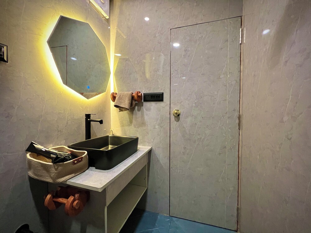 glass cabins and cafe by urban monk