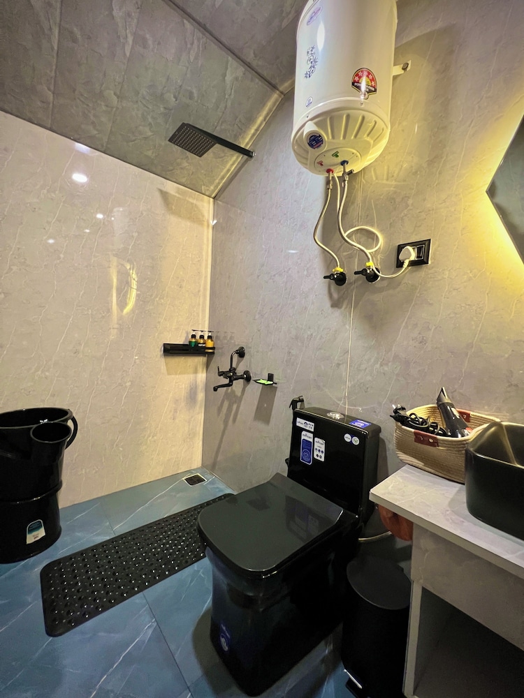 glass cabins and cafe by urban monk