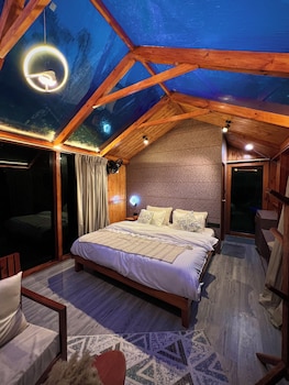 glass cabins and cafe by urban monk