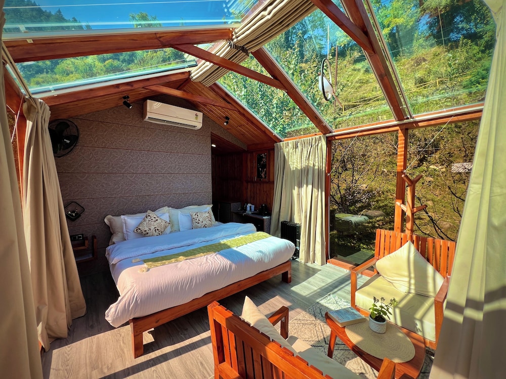 glass cabins and cafe by urban monk