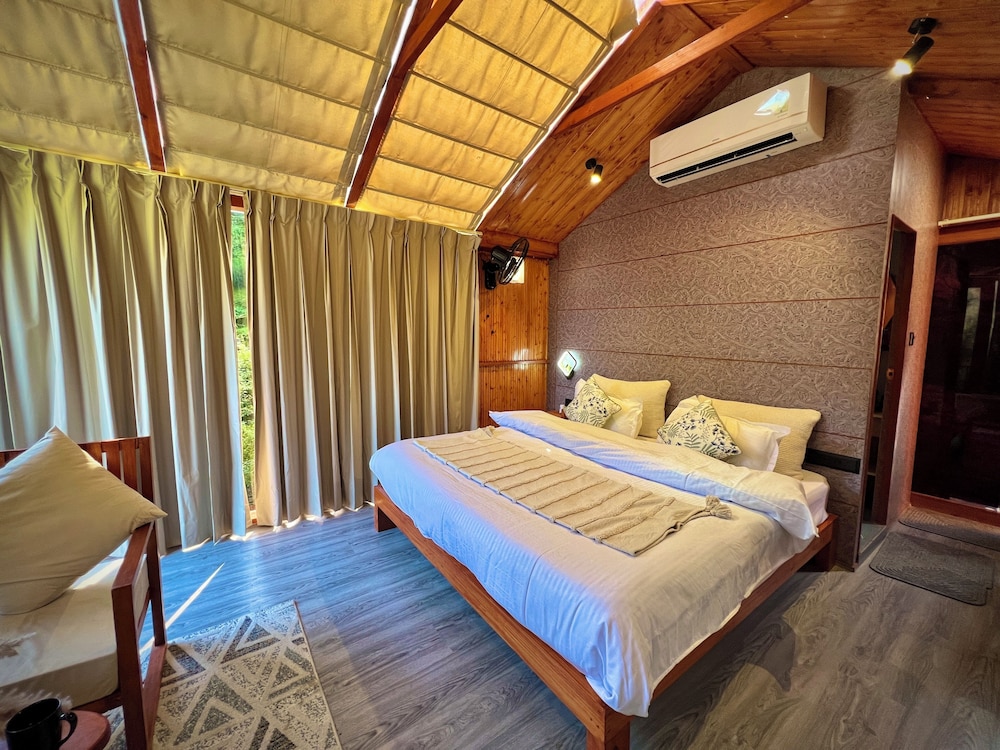 glass cabins and cafe by urban monk