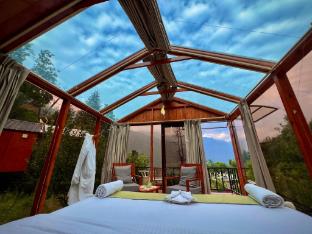 glass cabins and cafe by urban monk