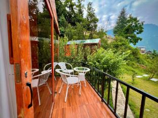 glass cabins and cafe by urban monk