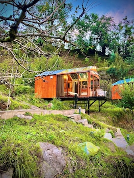 glass cabins and cafe by urban monk