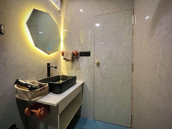 glass cabins and cafe by urban monk