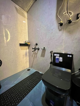 glass cabins and cafe by urban monk