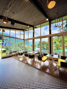 glass cabins and cafe by urban monk