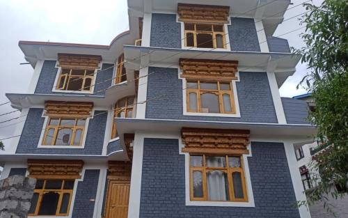 Zomsa Inn By Stayapart,,3 star