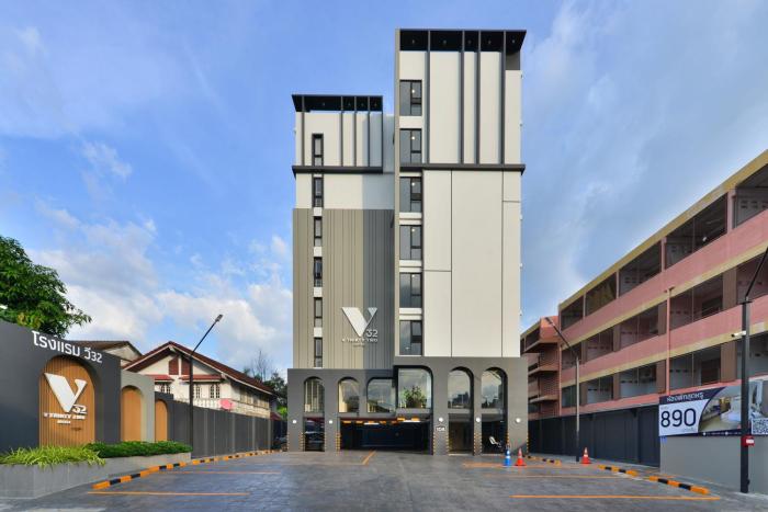 v32 hotel