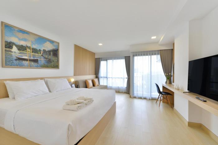 v32 hotel