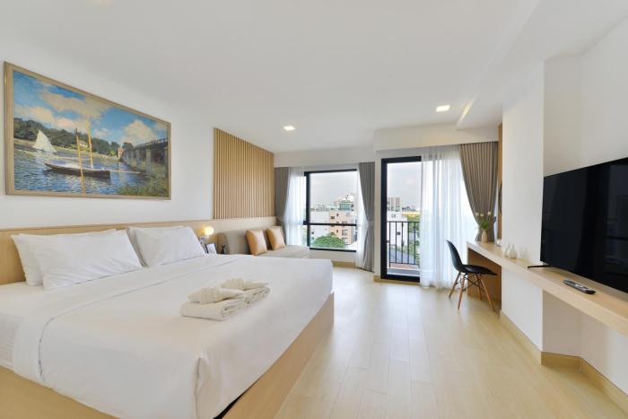 v32 hotel
