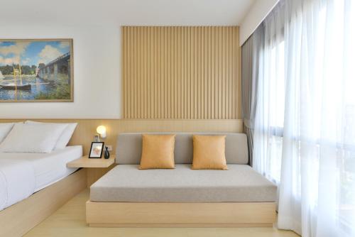v32 hotel