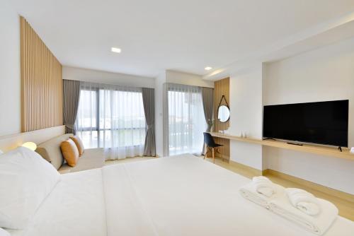 v32 hotel