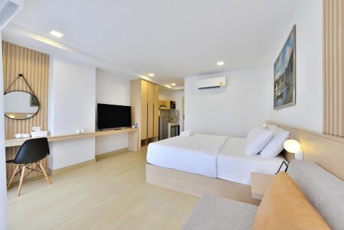 v32 hotel