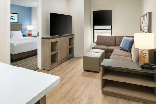 hyatt house auburn hills detroit