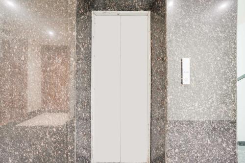 super hotel shiv lok