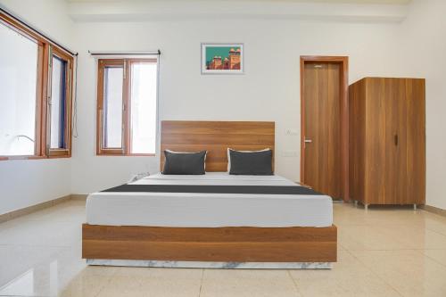 Hotel O Grand Stay,,3 star
