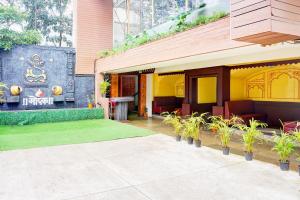 super collection o vardhan plaza