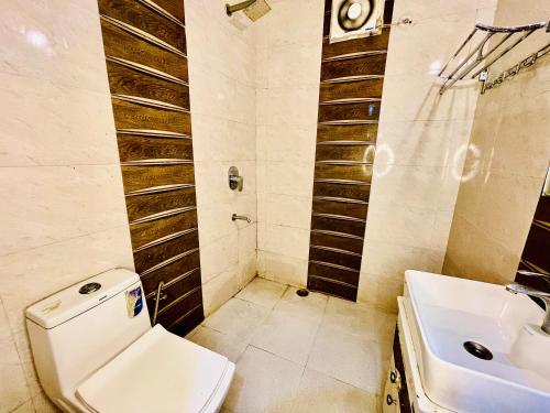 hotel hauz khas inn