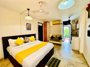 hotel hauz khas inn