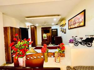 hotel hauz khas inn