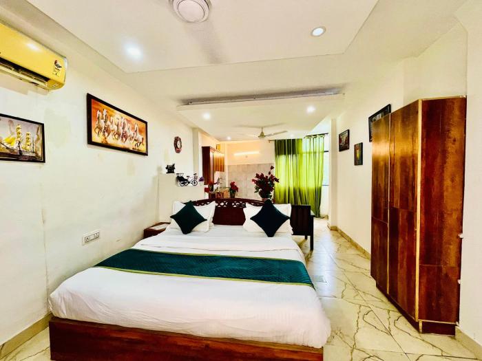 hotel hauz khas inn