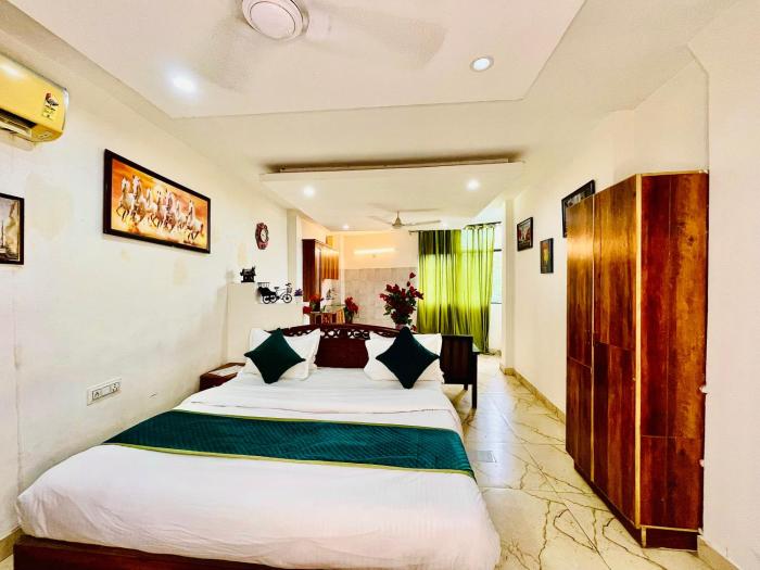 hotel hauz khas inn