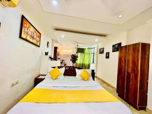 hotel hauz khas inn