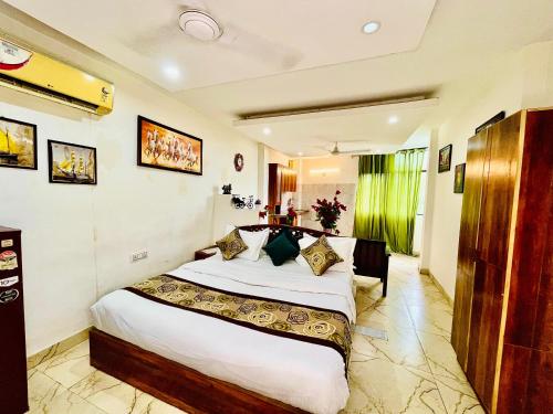hotel hauz khas inn
