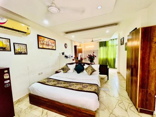 hotel hauz khas inn