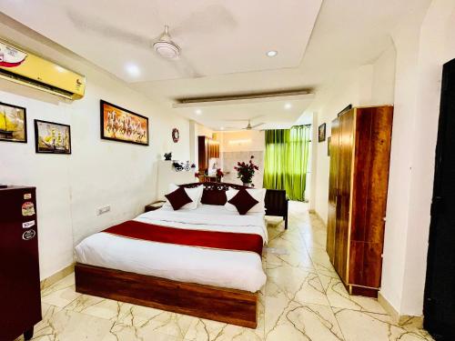 hotel hauz khas inn