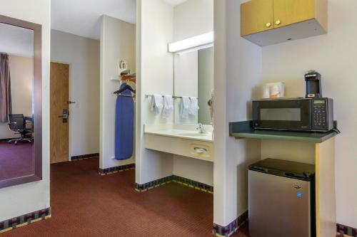 quality inn and suites lakewood