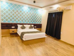 sarojini garden hotel and restaurant