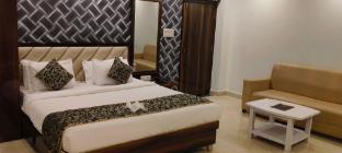 sarojini garden hotel and restaurant