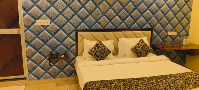 sarojini garden hotel and restaurant