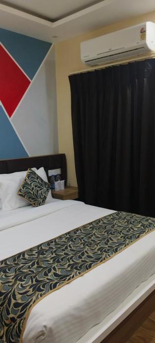 sarojini garden hotel and restaurant