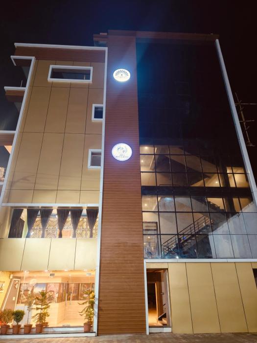 sarojini garden hotel and restaurant