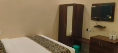 sarojini garden hotel and restaurant