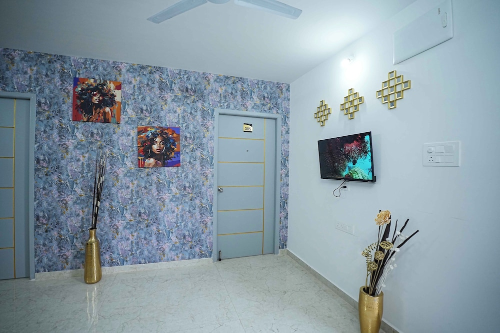 yellow bells studios and suites