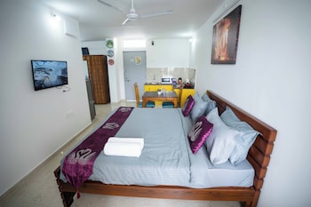 yellow bells studios and suites