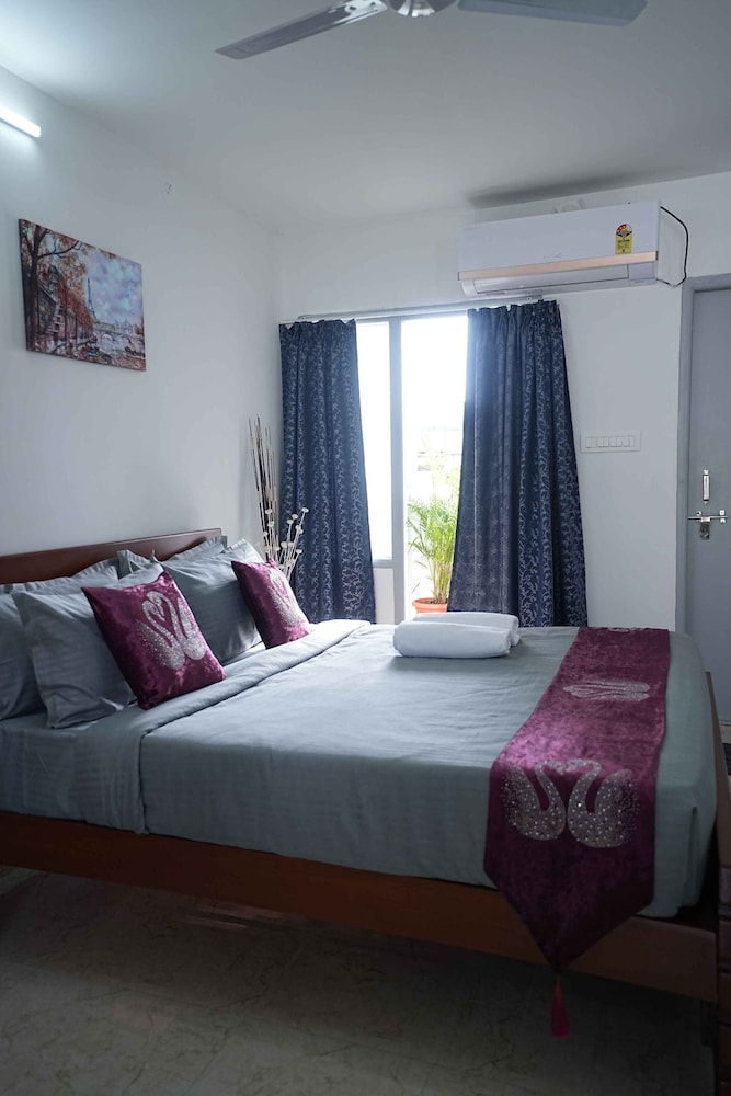 yellow bells studios and suites