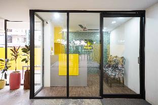 yellow bells studios and suites