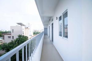 yellow bells studios and suites