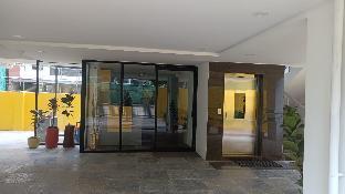 yellow bells studios and suites