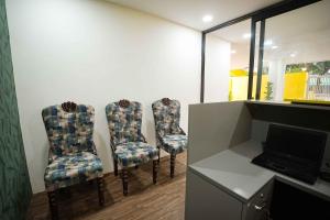 yellow bells studios and suites